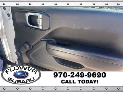 Used 2020 Jeep Gladiator Sport image 12