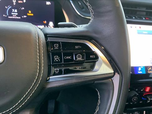 Used 2023 Jeep Grand Cherokee L Overland w/ Advanced Protech Group III image 24