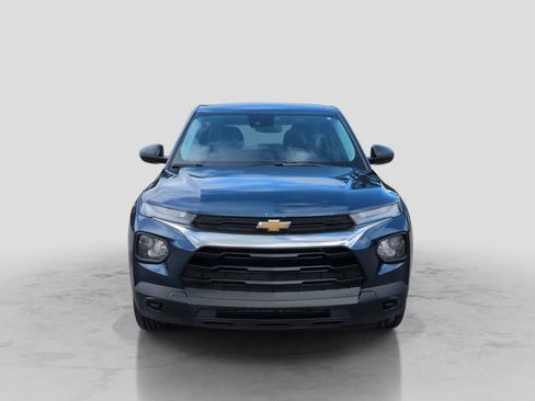 Used 2021 Chevrolet TrailBlazer LS FWD image 3