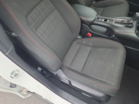 Used 2025 Honda HR-V Sport image 17
