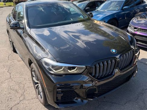 Used 2022 BMW X6 xDrive40i w/ M Sport Package AWD/4WD image 8