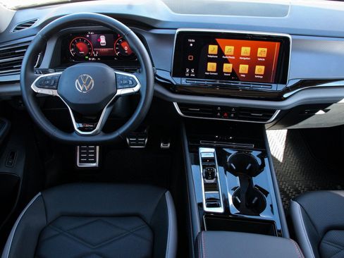 New 2026 Volkswagen Atlas Peak Edition AWD/4WD image 25