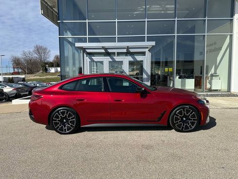 Used 2025 BMW 440i xDrive w/ Premium Package image 6