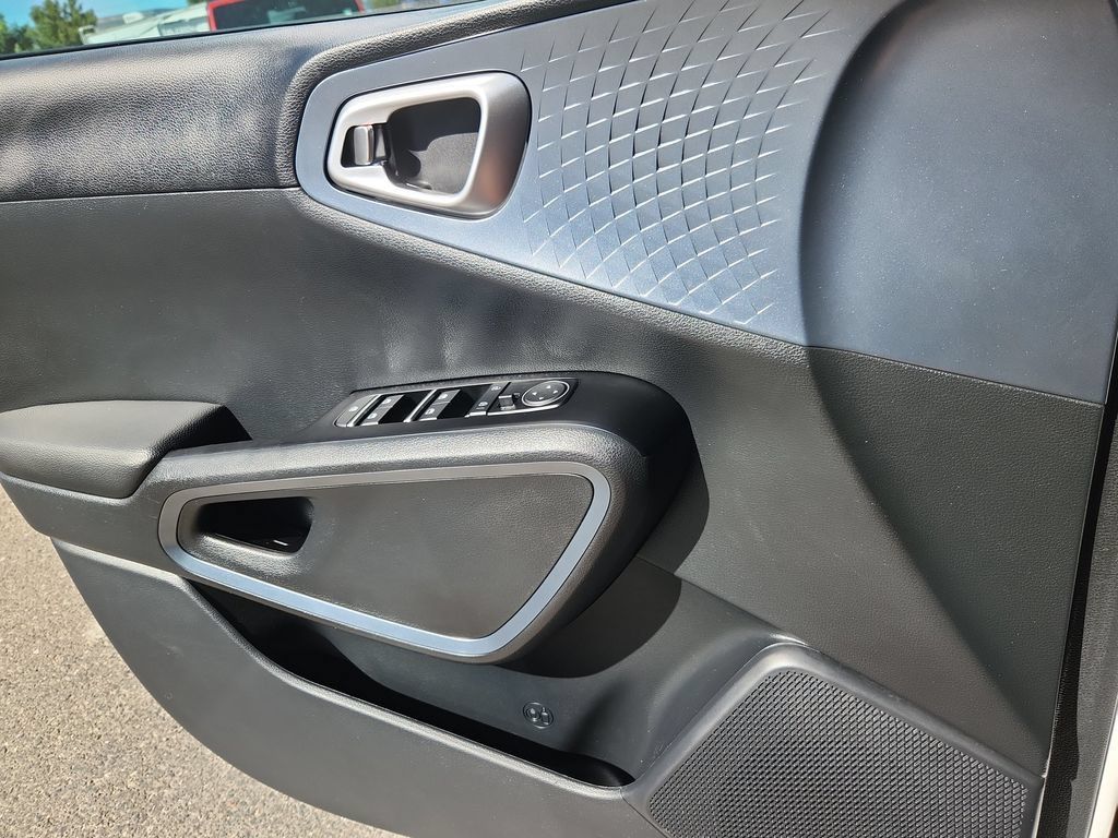 Used 2025 Kia Soul EX FWD image 9