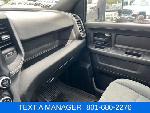 Used 2024 RAM 3500 Tradesman w/ Chrome Appearance Group AWD/4WD image 21
