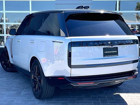Certified 2025 Land Rover Range Rover Autobiography AWD/4WD image 11