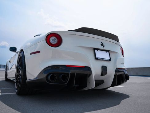 Used 2015 Ferrari F12 Berlinetta RWD image 21
