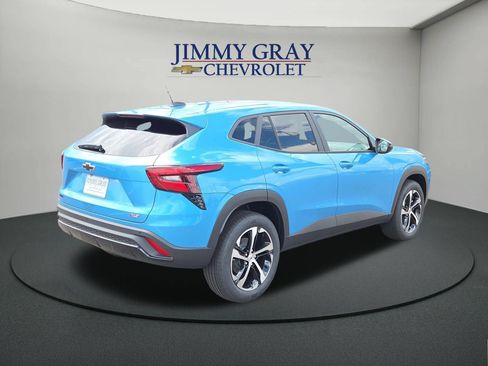 New 2026 Chevrolet Trax RS w/ Driver Confidence Package FWD image 5