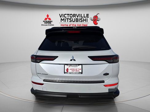 New 2026 Mitsubishi Outlander AWD image 9