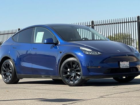 Used 2020 Tesla Model Y Long Range AWD/4WD image 2