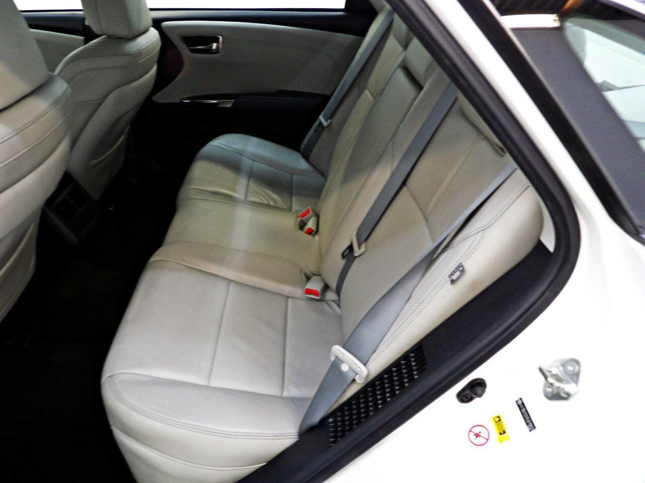 Used 2014 Toyota Avalon XLE Premium FWD image 10
