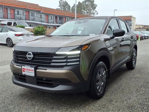 New 2026 Nissan Kicks S image 3