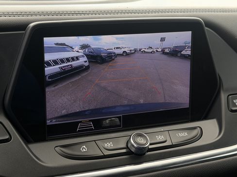 Used 2022 Chevrolet Blazer LT FWD image 17