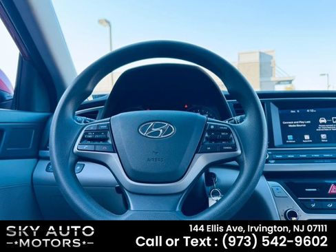 Used 2018 Hyundai Elantra SEL FWD image 11