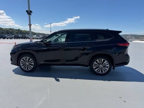 Used 2021 Toyota Highlander Platinum AWD/4WD image 6