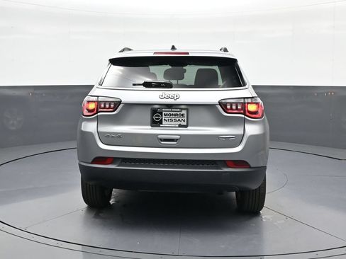 Used 2022 Jeep Compass Latitude w/ Convenience Group AWD/4WD image 8