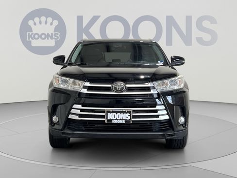 Used 2019 Toyota Highlander XLE AWD/4WD image 11