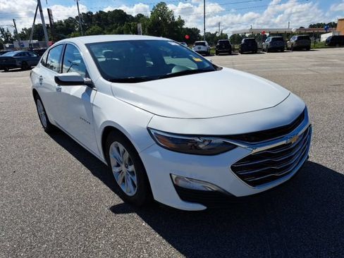 Used 2025 Chevrolet Malibu LT FWD image 1