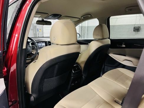 Used 2019 Kia Sorento LX image 24