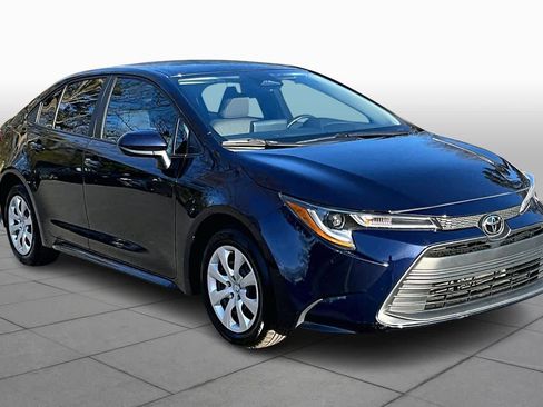 Certified 2025 Toyota Corolla LE image 3