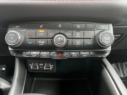 Used 2025 Dodge Durango GT AWD/4WD image 18