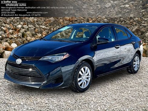 Used 2017 Toyota Corolla LE image 1