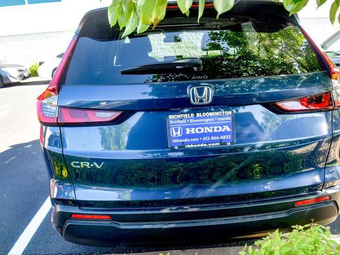 Used 2024 Honda CR-V EX image 17