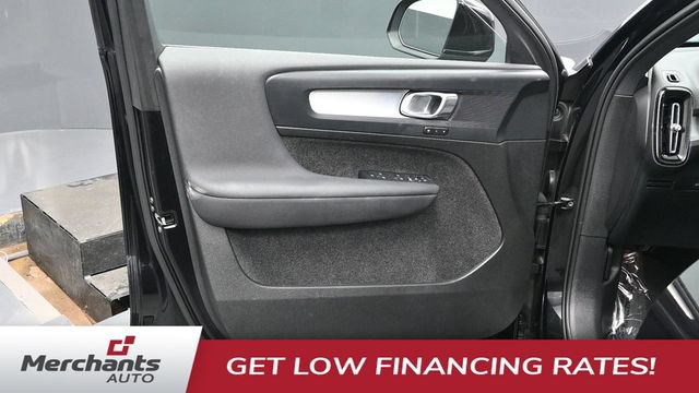 Used 2024 Volvo XC40 B5 Core AWD/4WD image 16