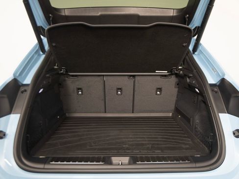 New 2025 Porsche Macan 4 Electric image 38