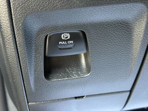 Used 2023 RAM 1500 Tradesman AWD/4WD image 17