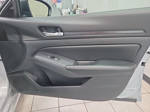 Used 2024 Nissan Altima 2.5 SV FWD image 20