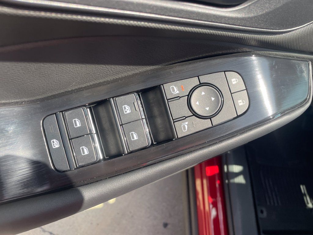 Certified 2026 Nissan Rogue S FWD image 22