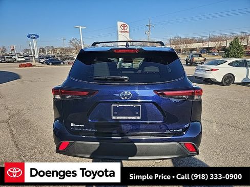 New 2026 Toyota Highlander XLE image 6