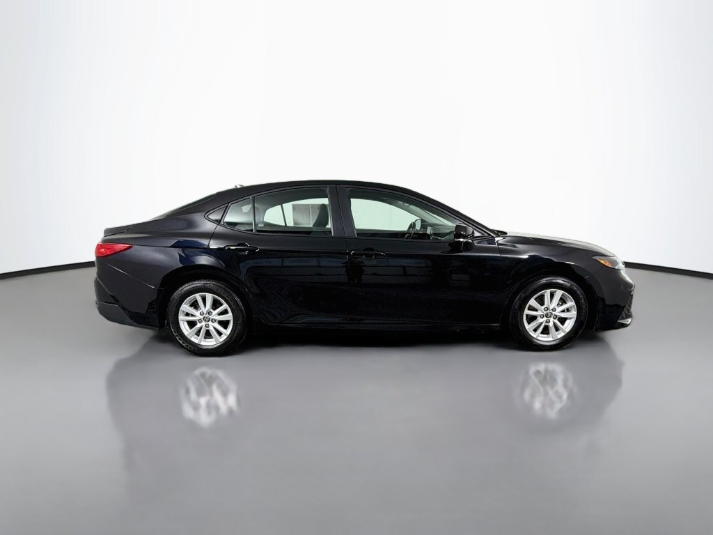 Used 2025 Toyota Camry LE FWD image 9