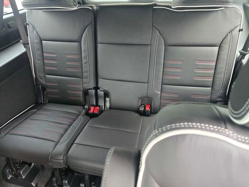 New 2026 GMC Yukon XL AT4 Ultimate AWD/4WD image 9
