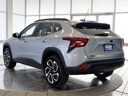 Used 2024 Chevrolet Trax RS w/ Driver Confidence Package image 6