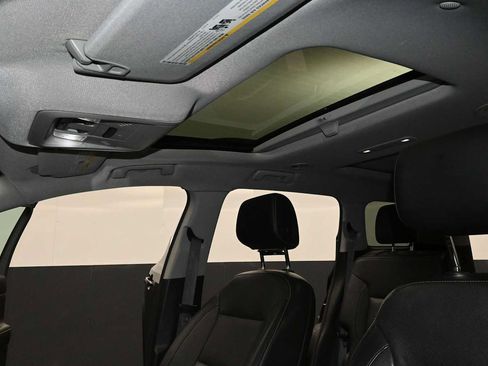 Used 2017 GMC Acadia SLT AWD/4WD image 22