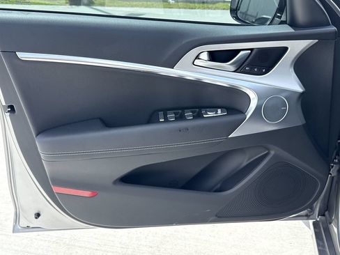 Used 2026 Genesis G70 2.5T Prestige RWD image 9