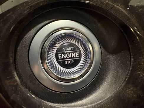 Used 2019 Mercedes-Benz S 560 4MATIC Sedan image 30