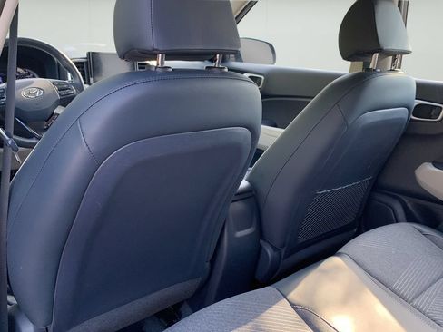Certified 2022 Hyundai Venue Limited FWD image 21