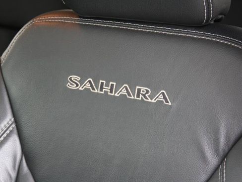Used 2016 Jeep Wrangler Sahara AWD/4WD image 32
