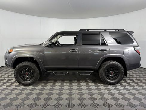 Used 2020 Toyota 4Runner TRD Off-Road Premium image 10