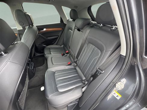 Used 2021 Audi Q5 2.0T Premium Plus image 9