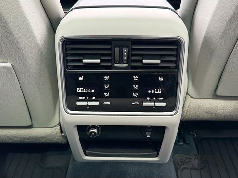 Used 2022 Porsche Cayenne S AWD/4WD image 31