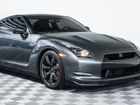 Used 2009 Nissan GT-R Premium image 7