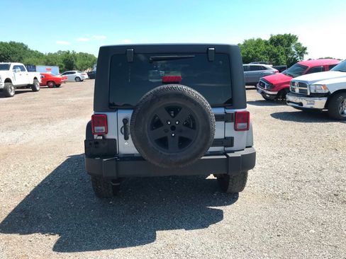 Used 2013 Jeep Wrangler Unlimited Sport AWD/4WD image 5