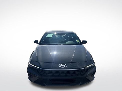 Used 2025 Hyundai Elantra Sport FWD image 2