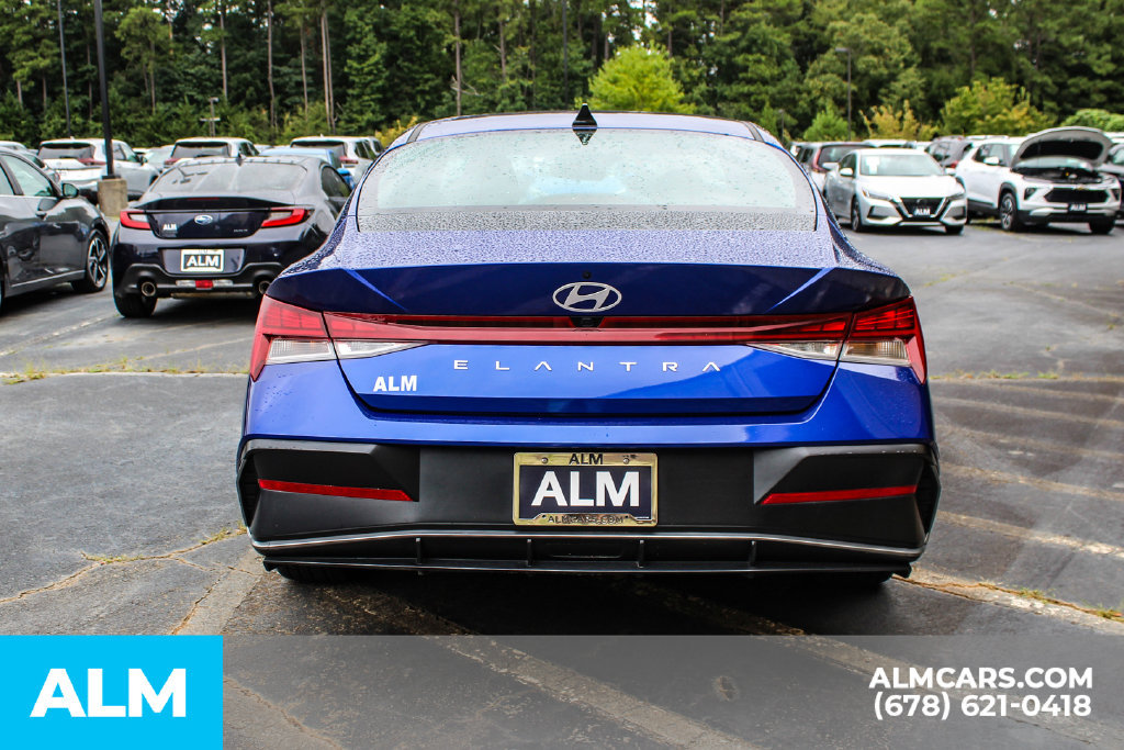 Used 2025 Hyundai Elantra SEL FWD image 9