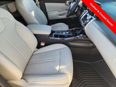 Used 2024 Kia Sorento SX Prestige w/ Panoramic Sunroof Package image 15