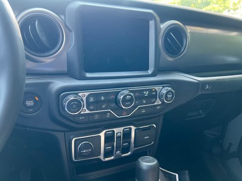 Used 2023 Jeep Gladiator Sport AWD/4WD image 23